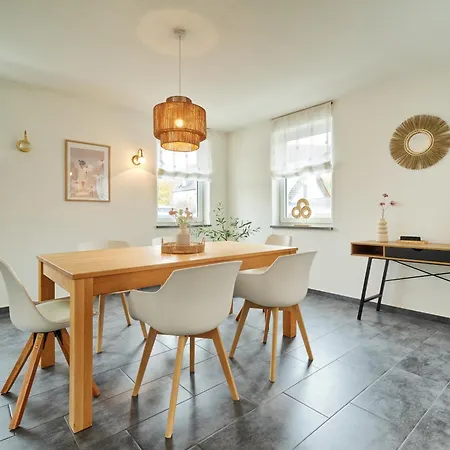 Dtv-zertifiziertes 5-sterne-ferienhaus An Der Mosel Mit Garten, Weinbergblick & Privatparkplatz - Bg Living & Hosting * Zeltingen-Rachtig