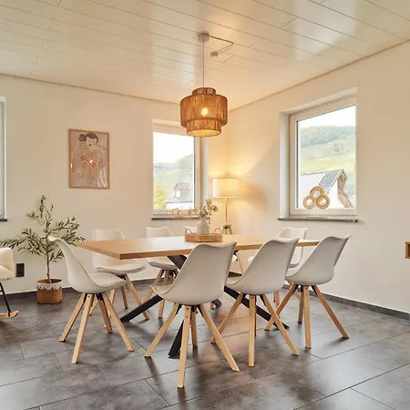 Dtv-zertifiziertes 5-sterne-ferienhaus An Der Mosel Mit Garten, Weinbergblick & Privatparkplatz - Bg Living & Hosting Apartament Zeltingen-Rachtig