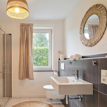 Dtv-zertifiziertes 5-sterne-ferienhaus An Der Mosel Mit Garten, Weinbergblick & Privatparkplatz - Bg Living & Hosting * Zeltingen-Rachtig