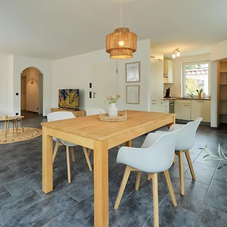 Apartament Dtv-zertifiziertes 5-sterne-ferienhaus An Der Mosel Mit Garten, Weinbergblick & Privatparkplatz - Bg Living & Hosting Zeltingen-Rachtig
