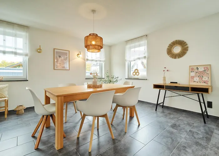 Dtv-zertifiziertes 5-sterne-ferienhaus An Der Mosel Mit Garten, Weinbergblick & Privatparkplatz - Bg Living & Hosting * Zeltingen-Rachtig